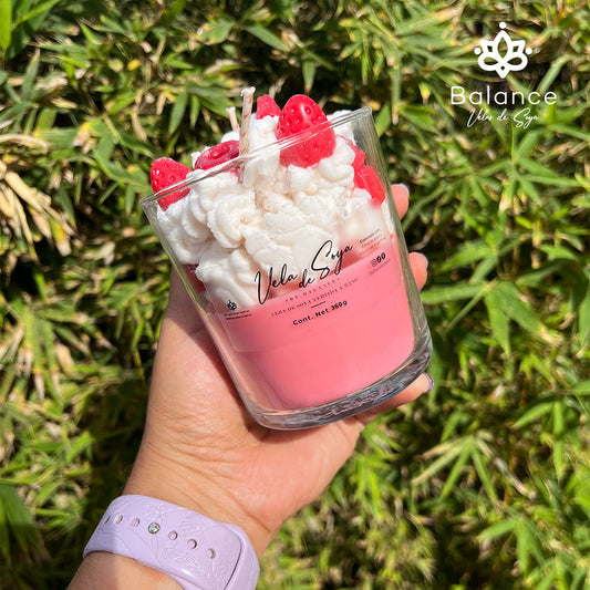 Berries Cake candle 380grs